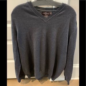 Men’s merino v-neck